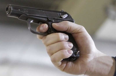 Прохожие с пистолетами вмешались в драку подростков у Верхнего Суздальского озера